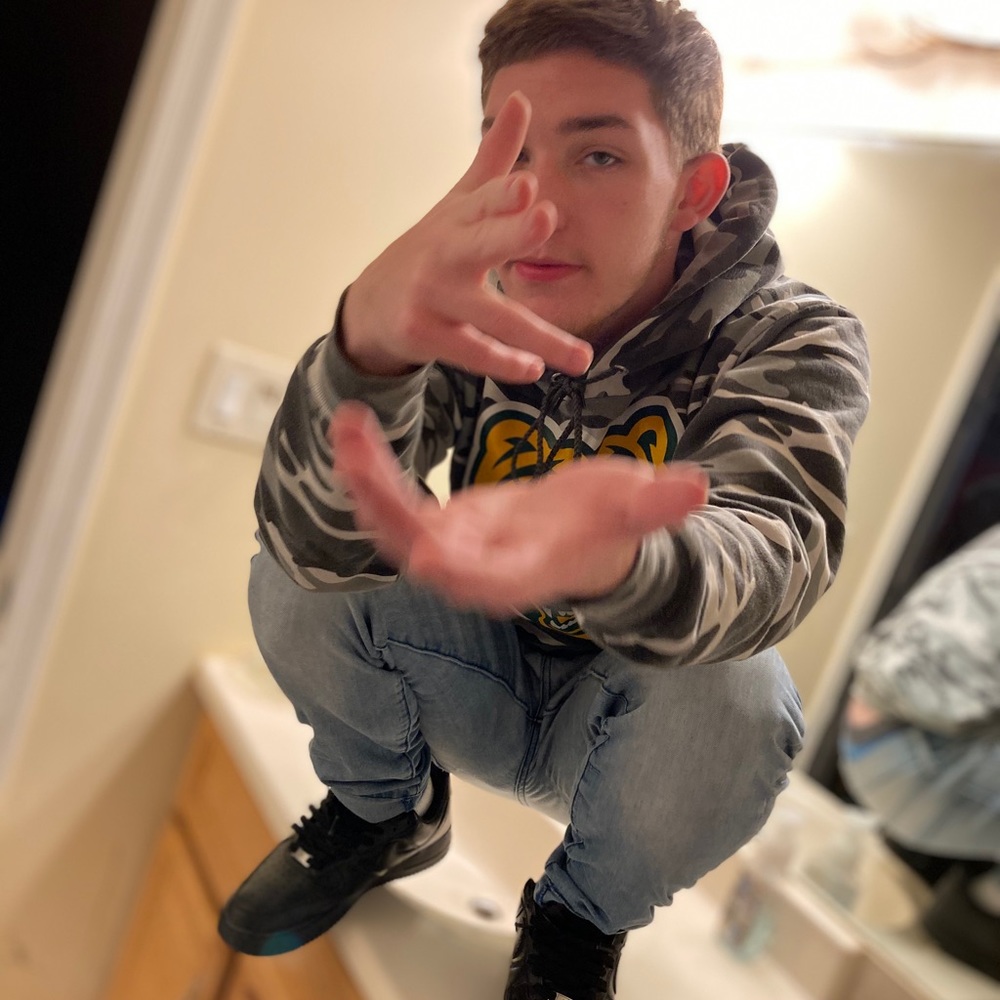 Meet your Posher, Anthony